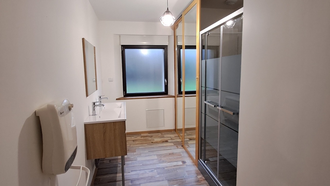 Photo of Bathroom in Neuville-au-Bois