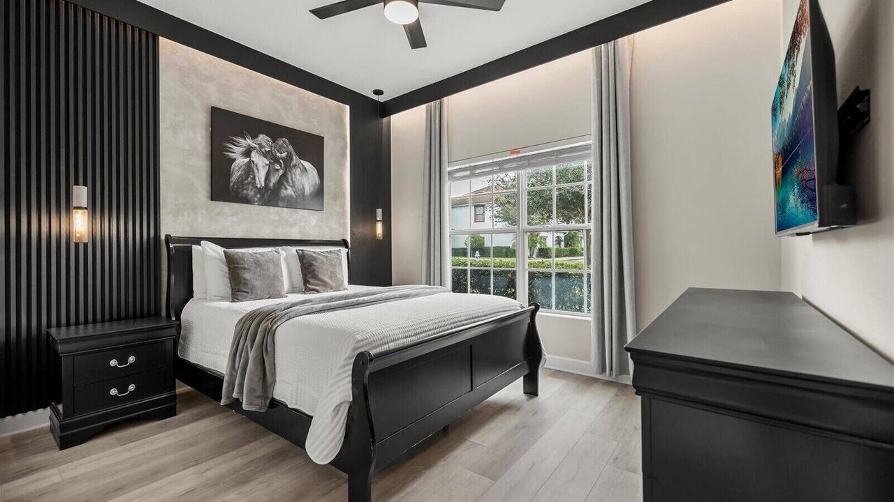 Photo of Bedroom in Bay Lake