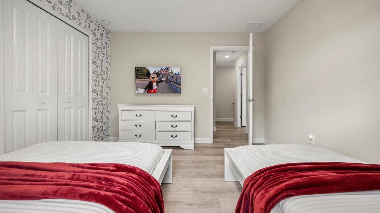 Photo of Bedroom in Bay Lake