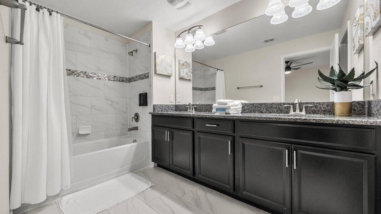 Photo of Bathroom in Bay Lake