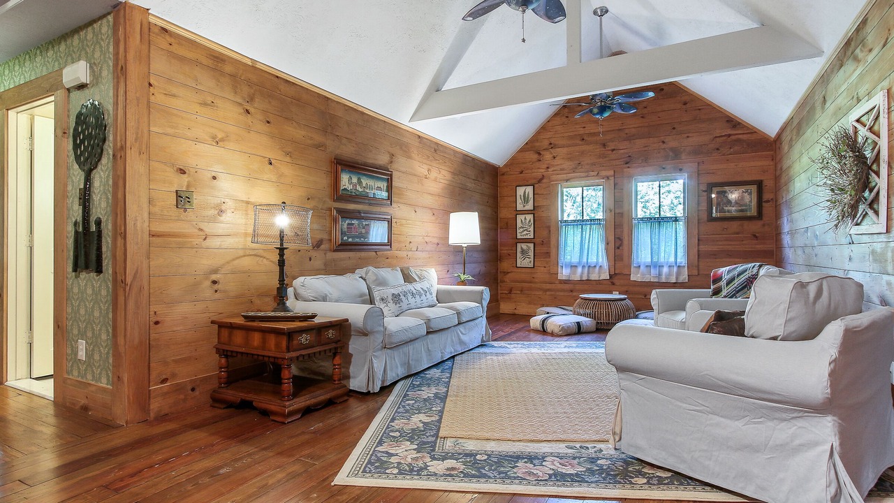 Photo of Bedroom in Navasota