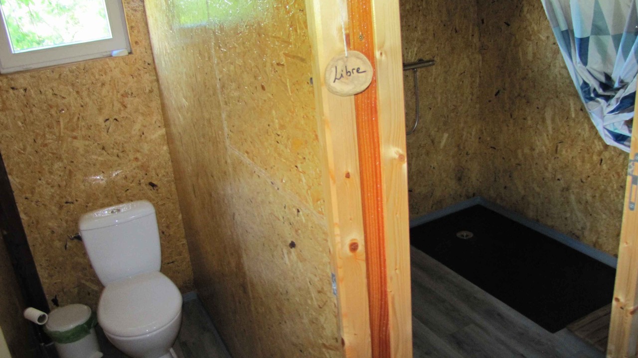 Photo of Bathroom in Engravies