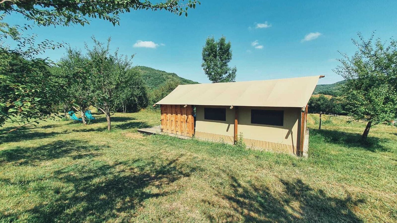 Photo of Outdoor in Engravies