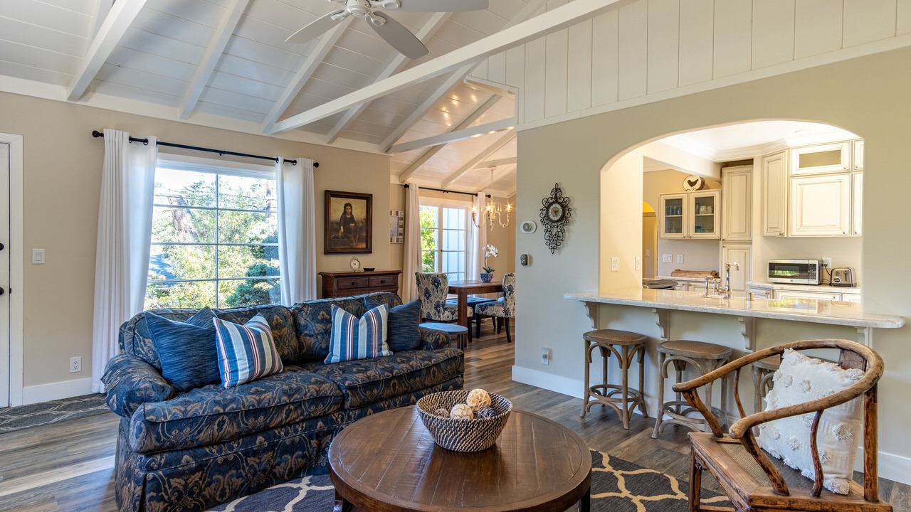 Photo of Livingroom in Northeast Carmel