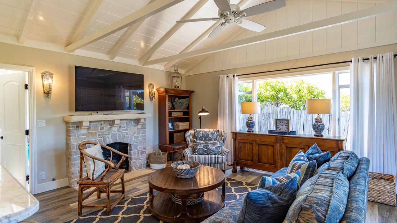 Photo of Livingroom in Northeast Carmel