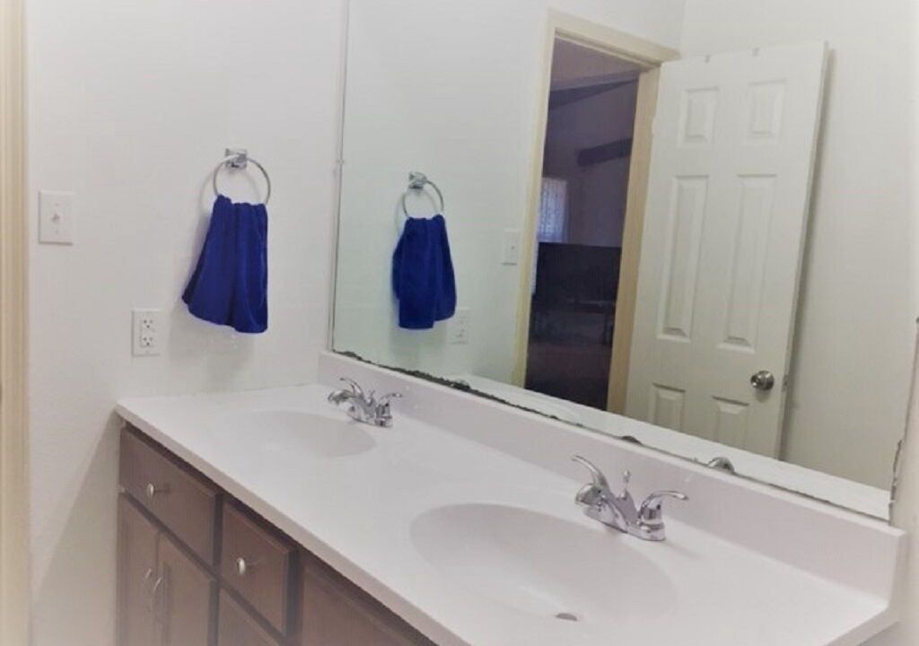 Photo of Bathroom in Laneville