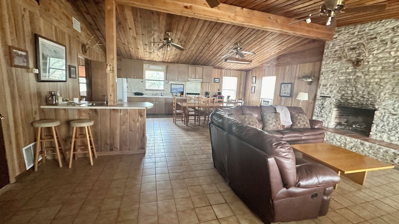 Photo of Livingroom in D'Hanis