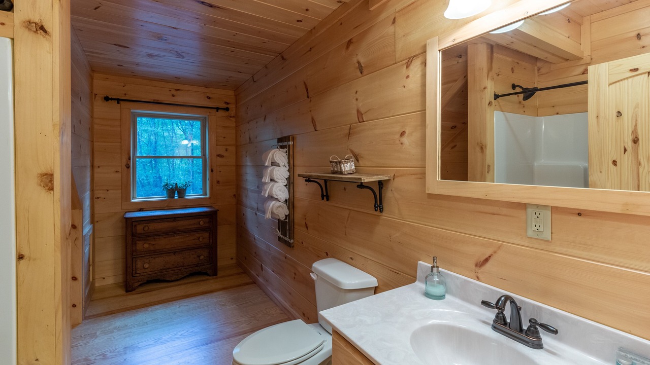 Photo of Bathroom in Tuckasegee