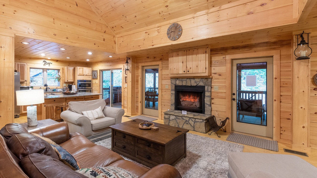 Photo of Livingroom in Tuckasegee