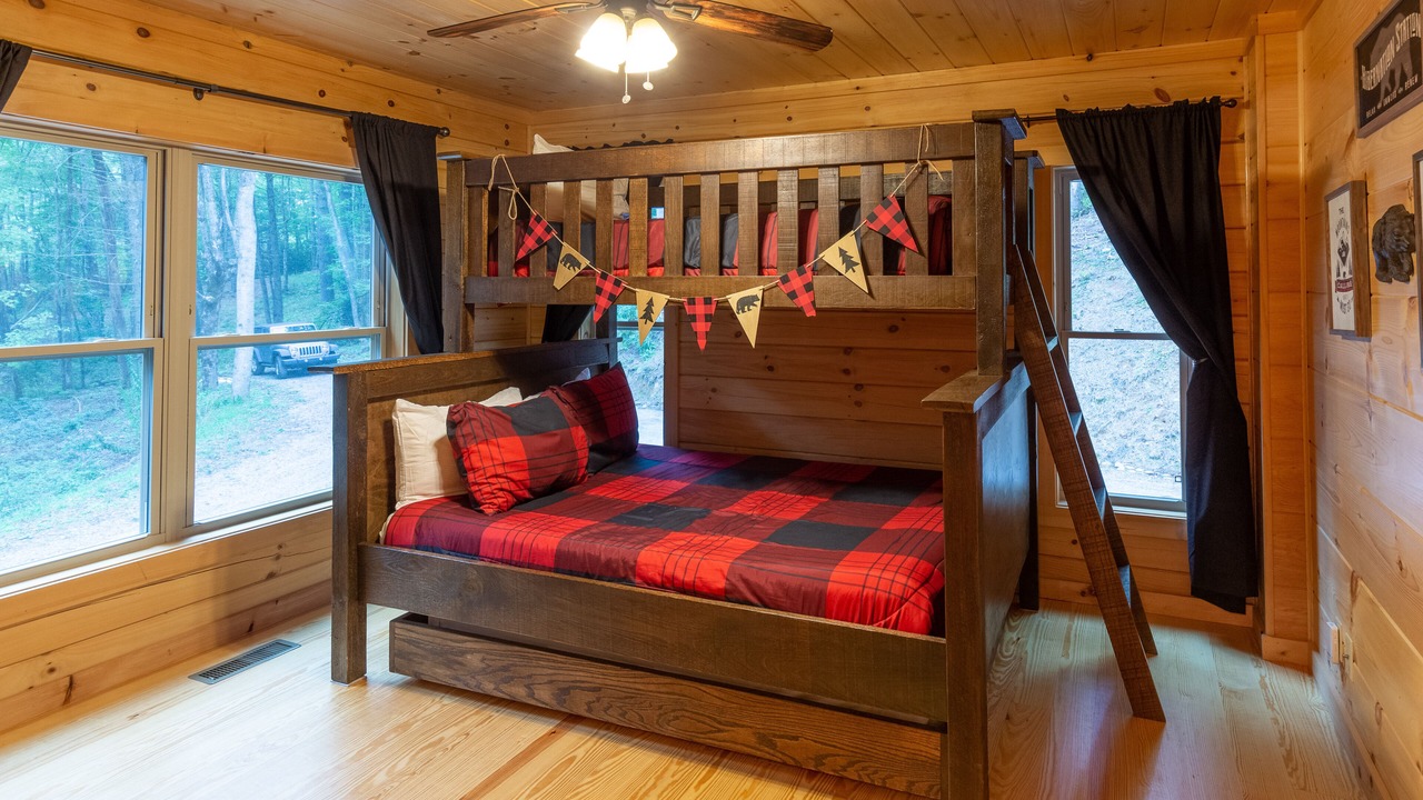 Photo of Bedroom in Tuckasegee