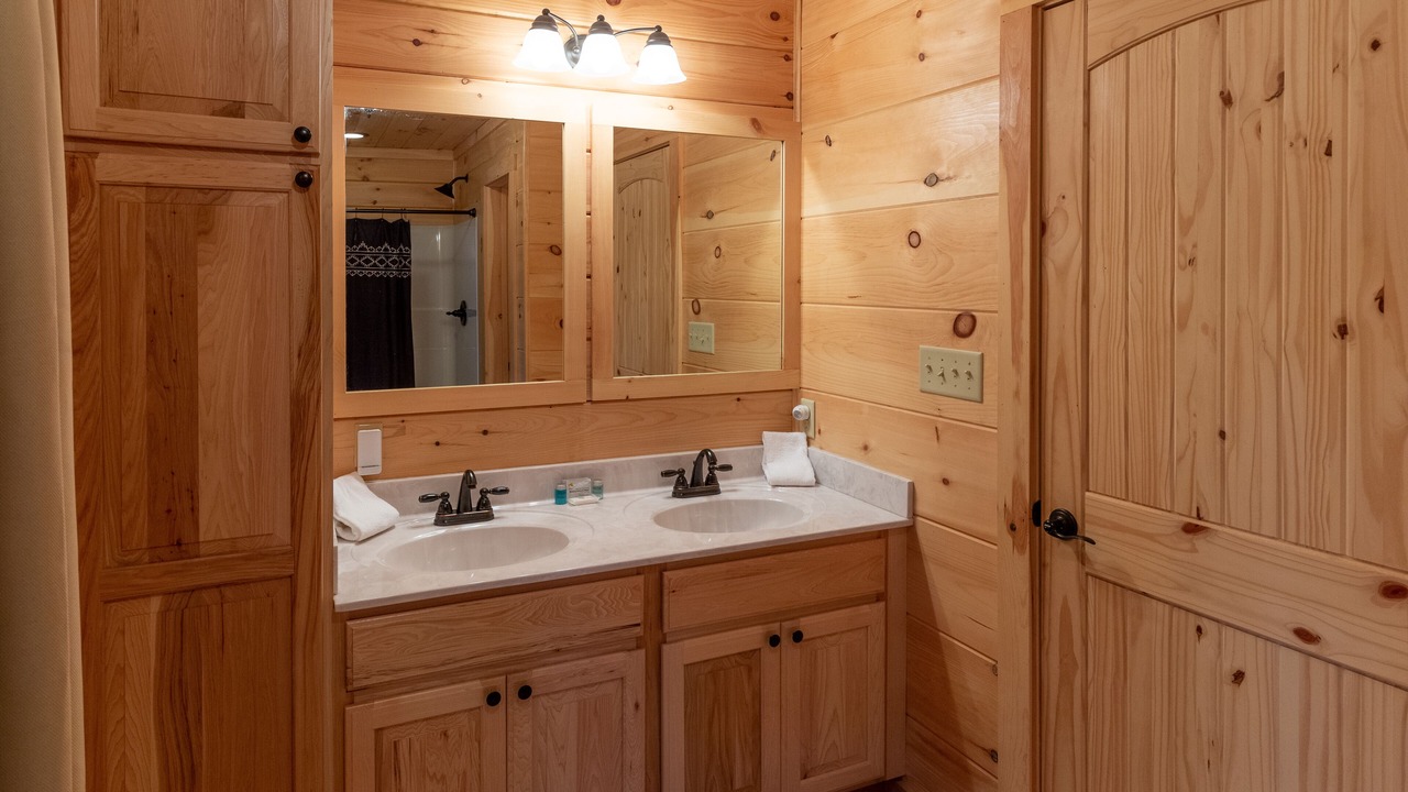 Photo of Bathroom in Tuckasegee