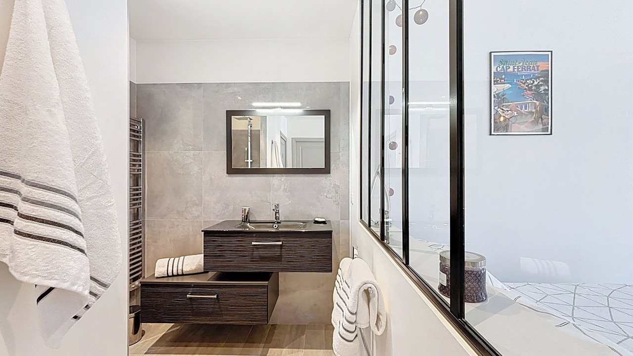 Photo of Bathroom in Valbonne