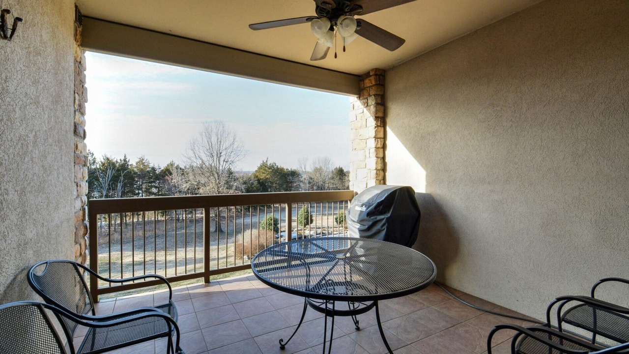 Photo of Patio Balcony in Big Cedars