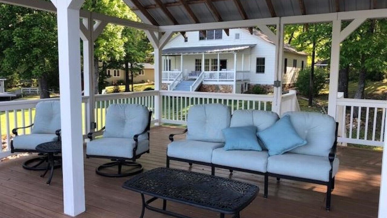 Photo of Patio Balcony in Tiger