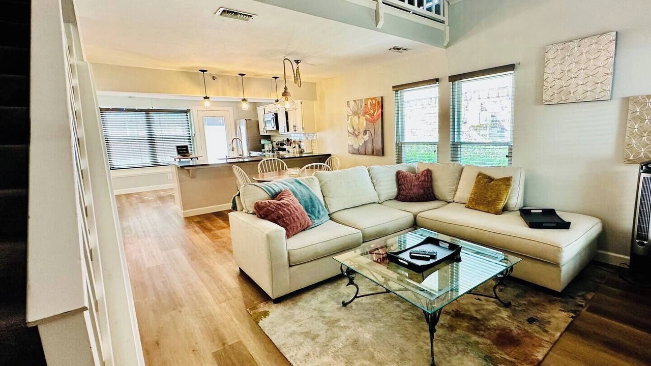 Photo of Livingroom in Bryan Place