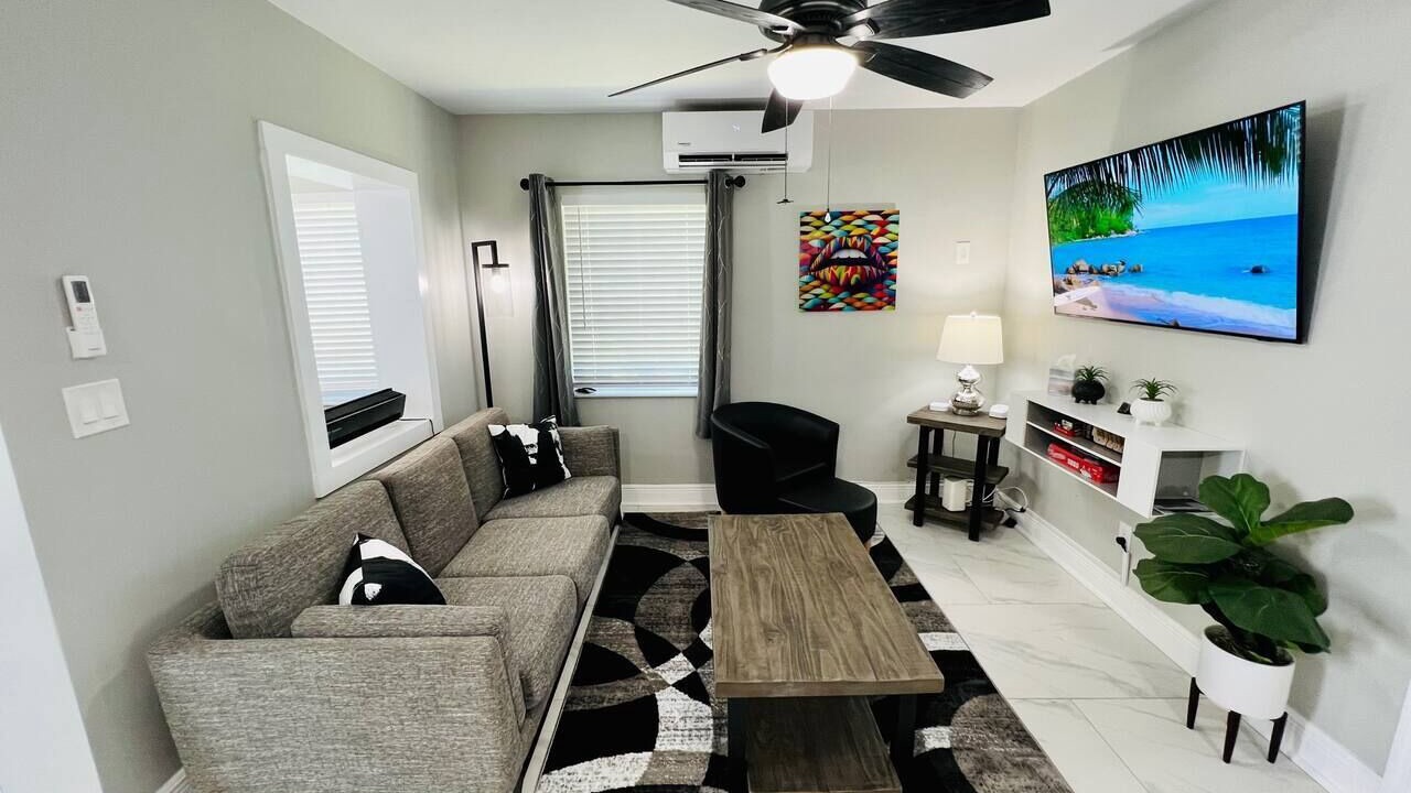 Photo of Livingroom in Edgewood