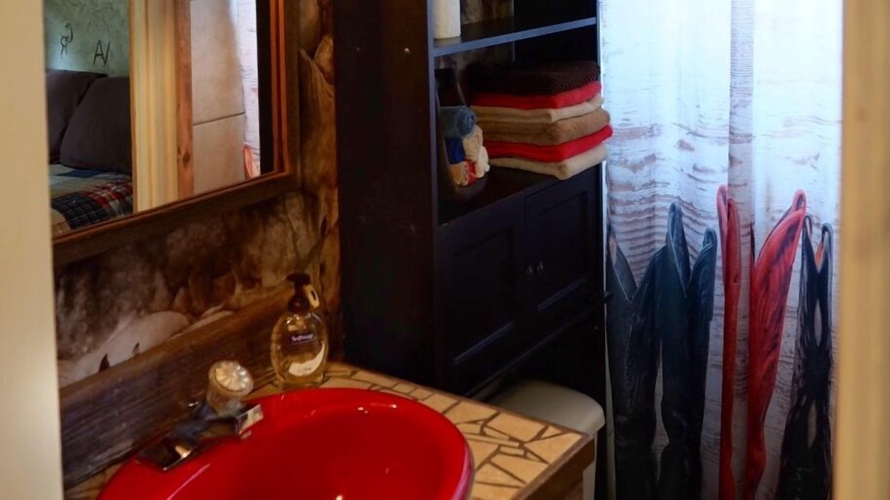 Photo of Bathroom in Junction