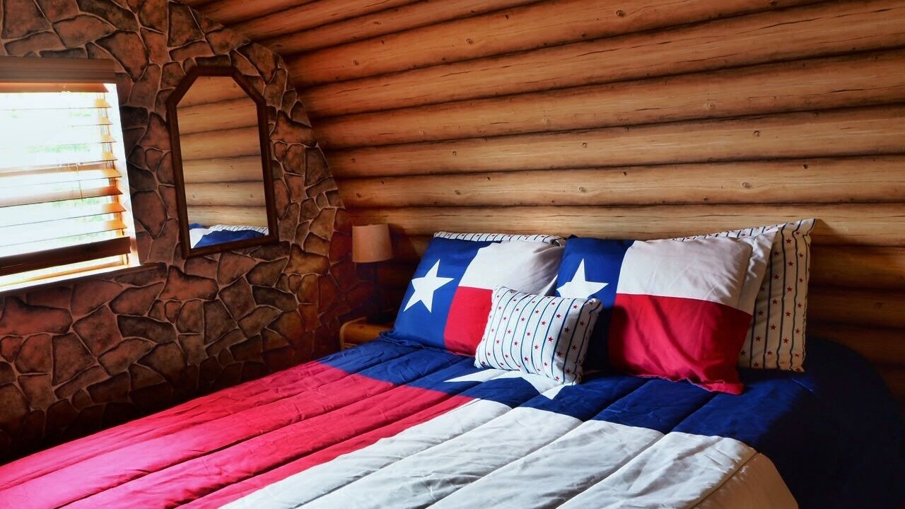 Photo of Bedroom in Junction
