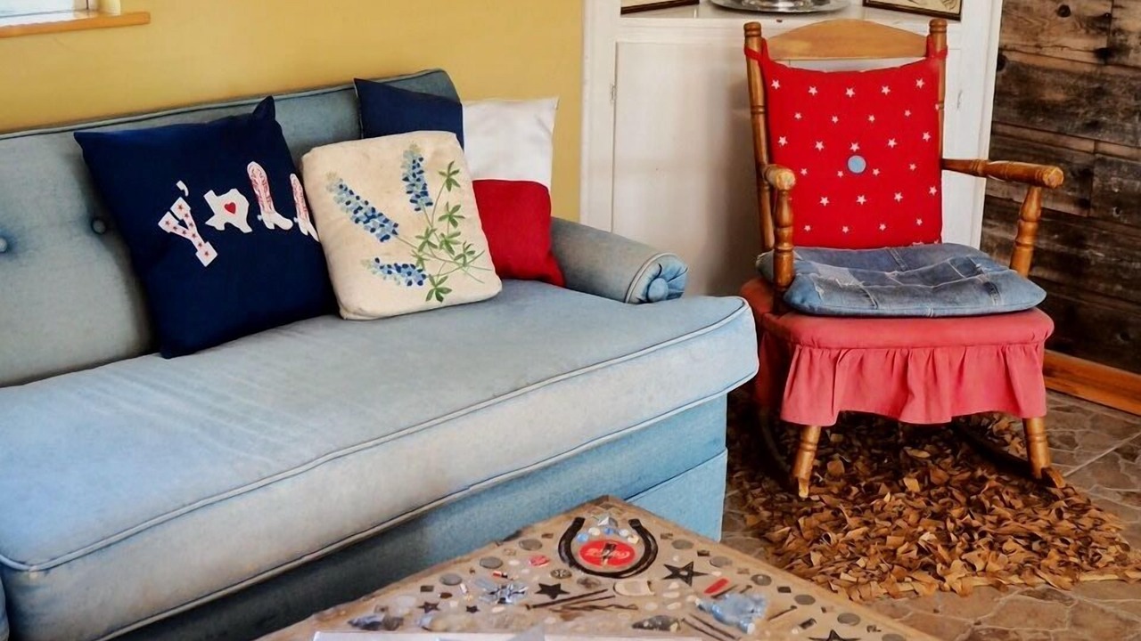 Photo of Livingroom in Junction