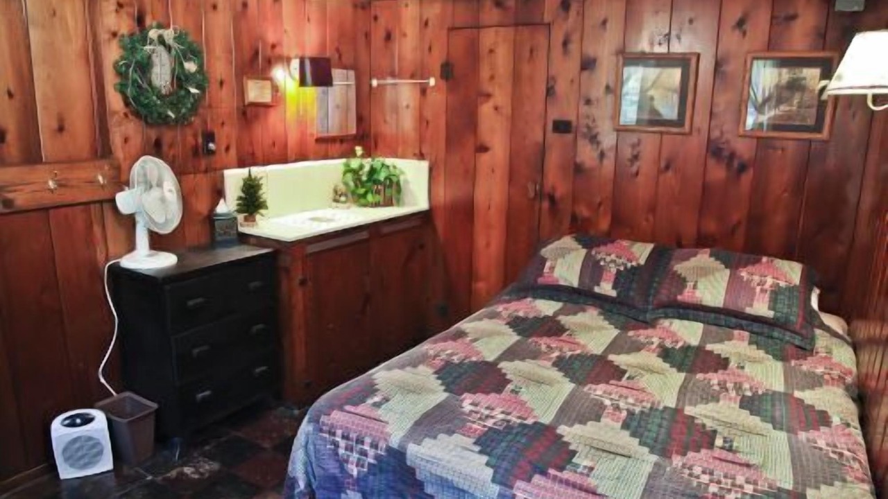 Photo of Bedroom in Carp Lake