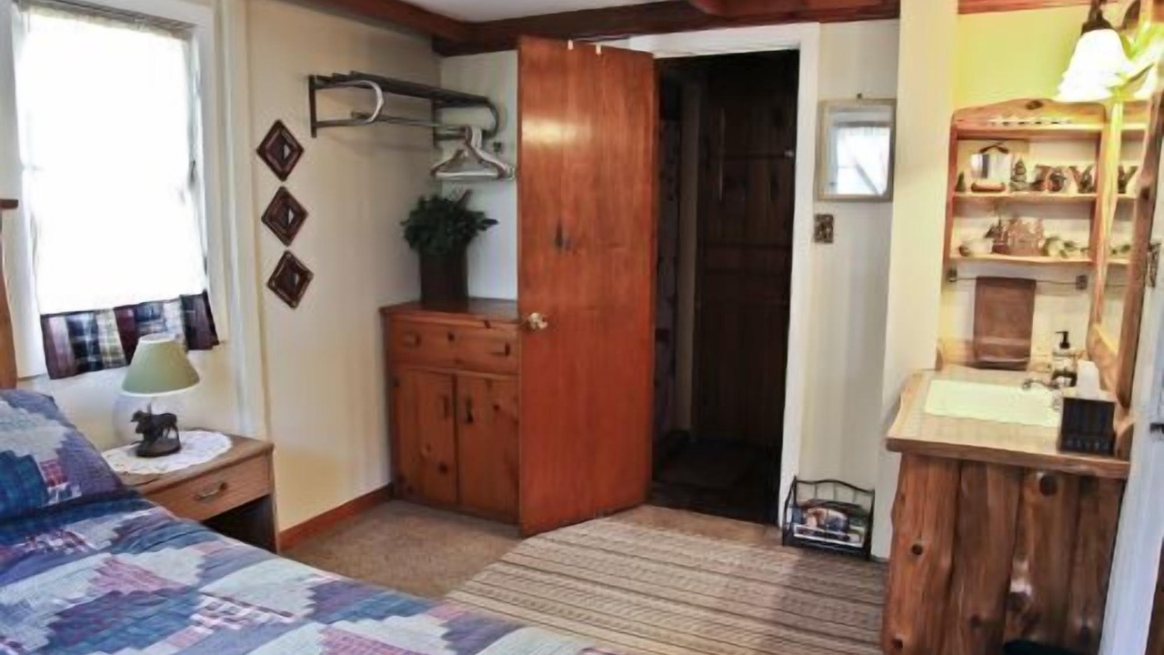 Photo of Bedroom in Carp Lake