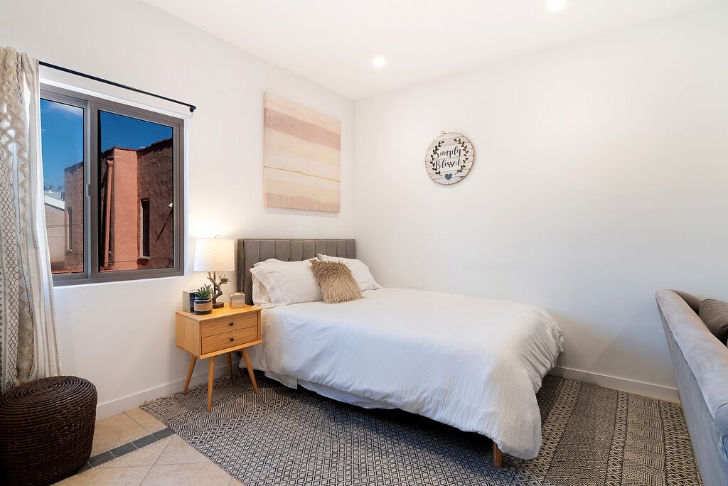 Photo of Bedroom in Pico - Robertson