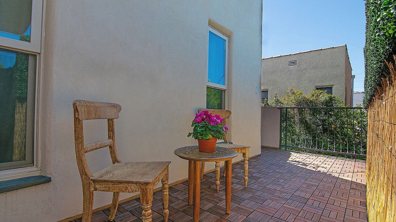 Photo of Patio Balcony in Pico - Robertson
