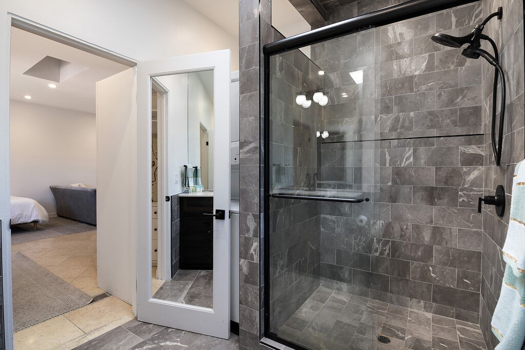 Photo of Bathroom in Pico - Robertson