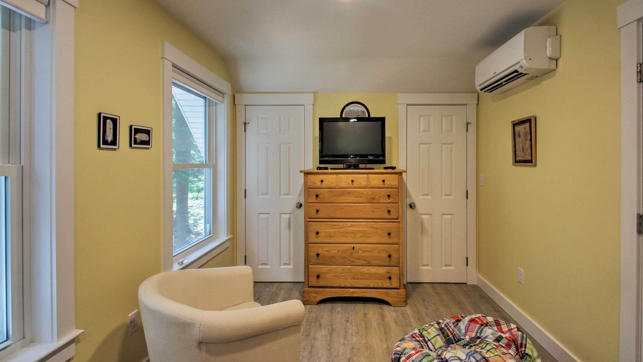 Photo of Livingroom in Meredith