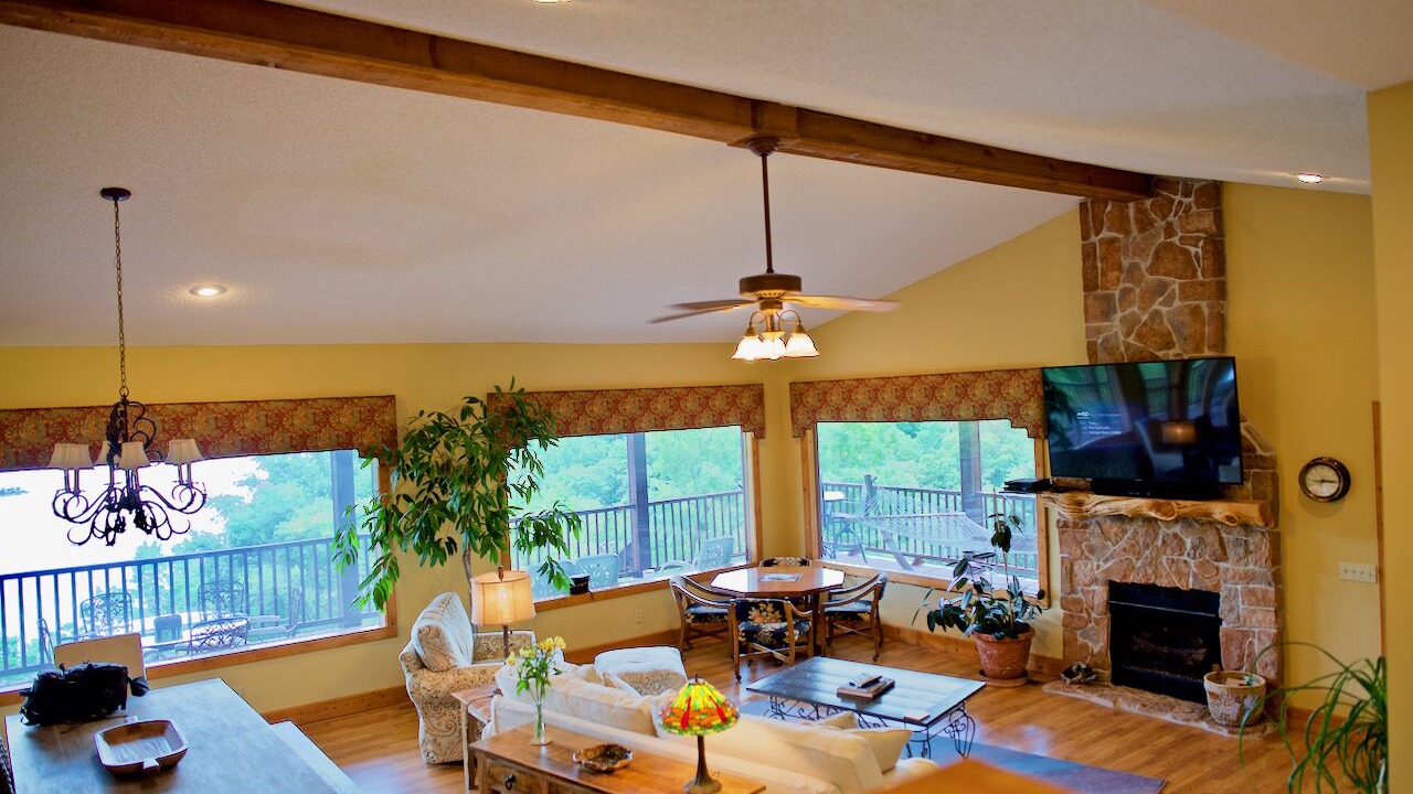 Photo of Livingroom in Sylvan Shores