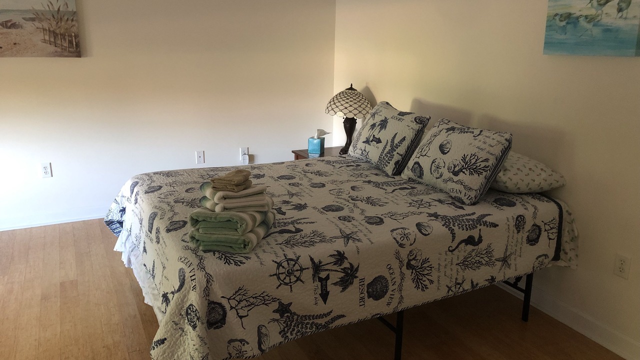Photo of Bedroom in Willoughby Spit