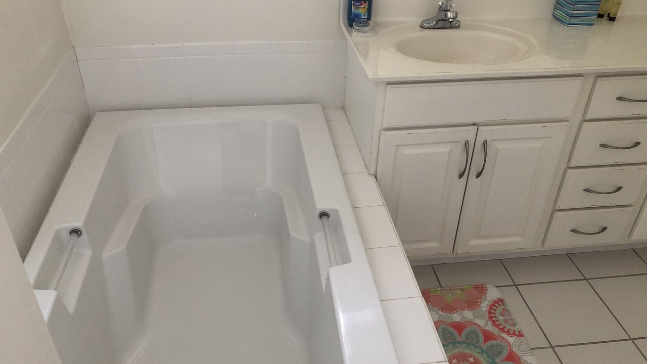 Photo of Bathroom in Willoughby Spit