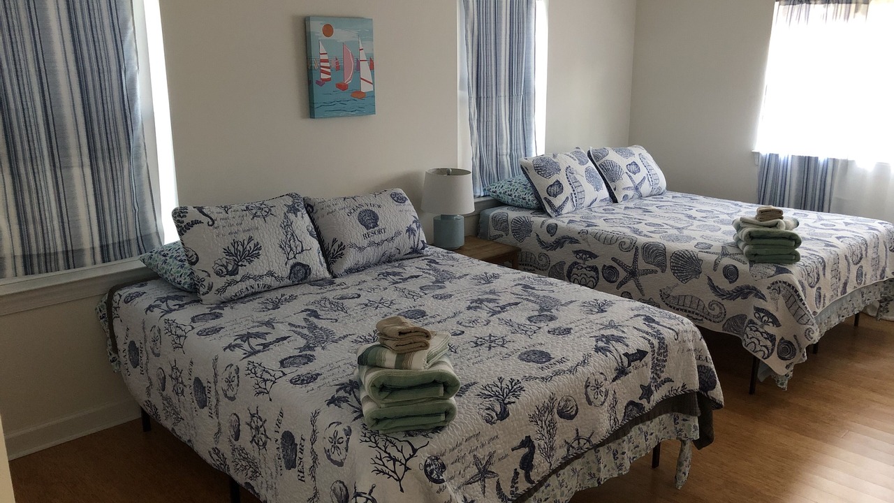 Photo of Bedroom in Willoughby Spit
