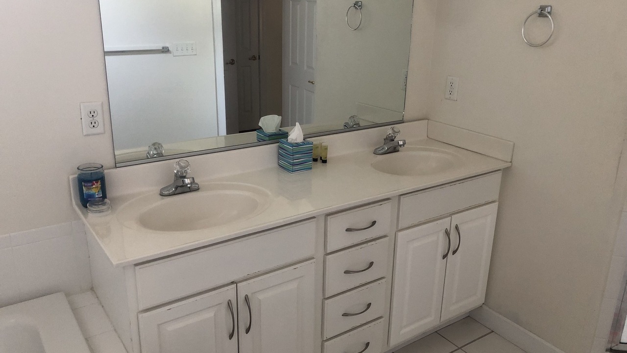 Photo of Bathroom in Willoughby Spit