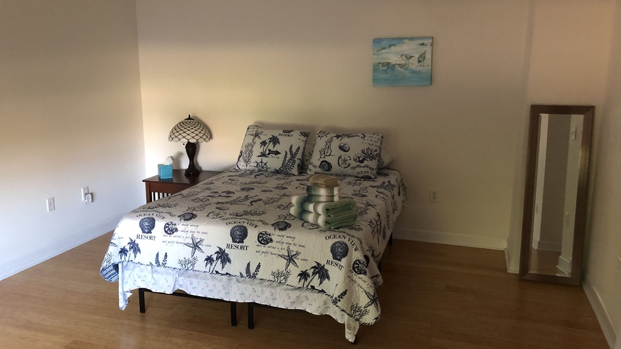 Photo of Bedroom in Willoughby Spit