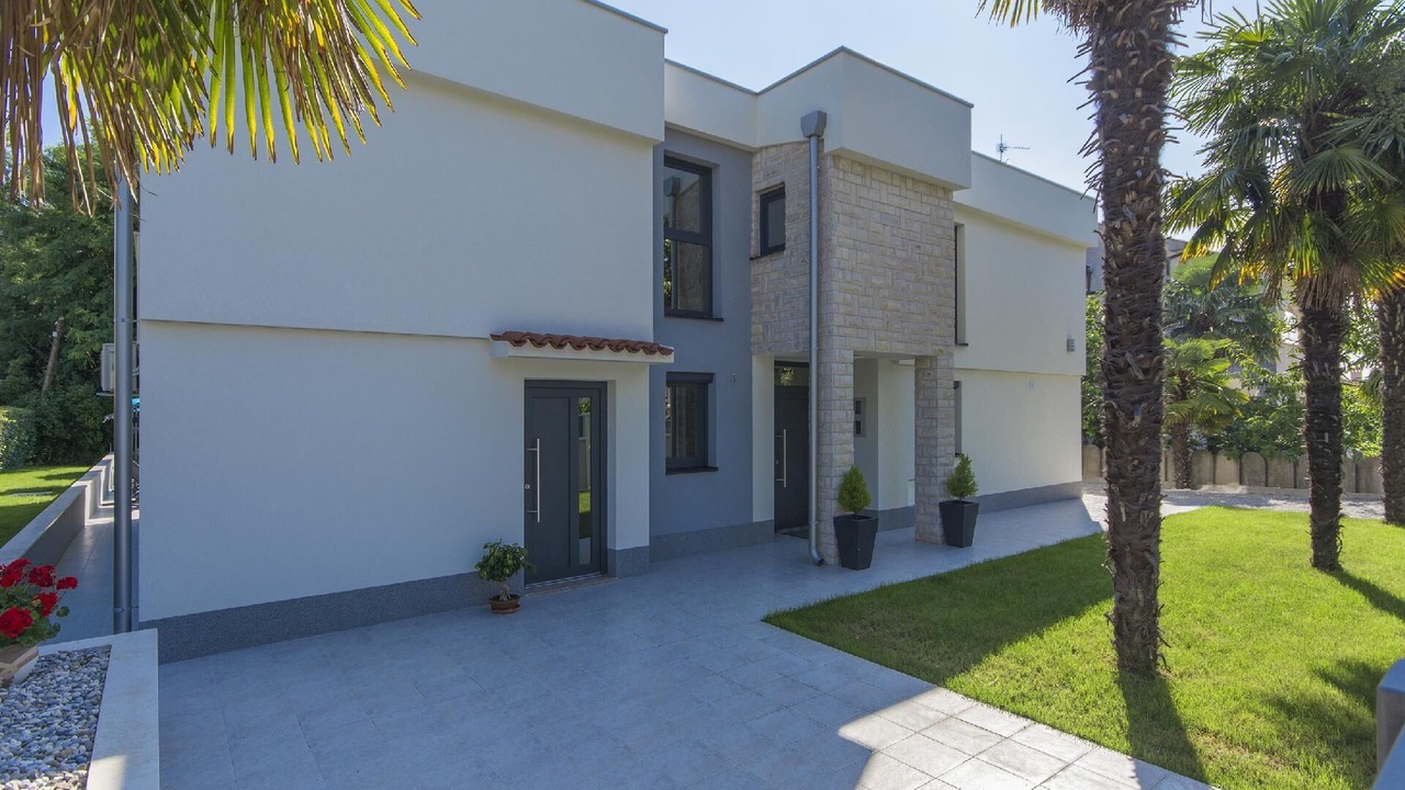 Photo of Outdoor in Spadici