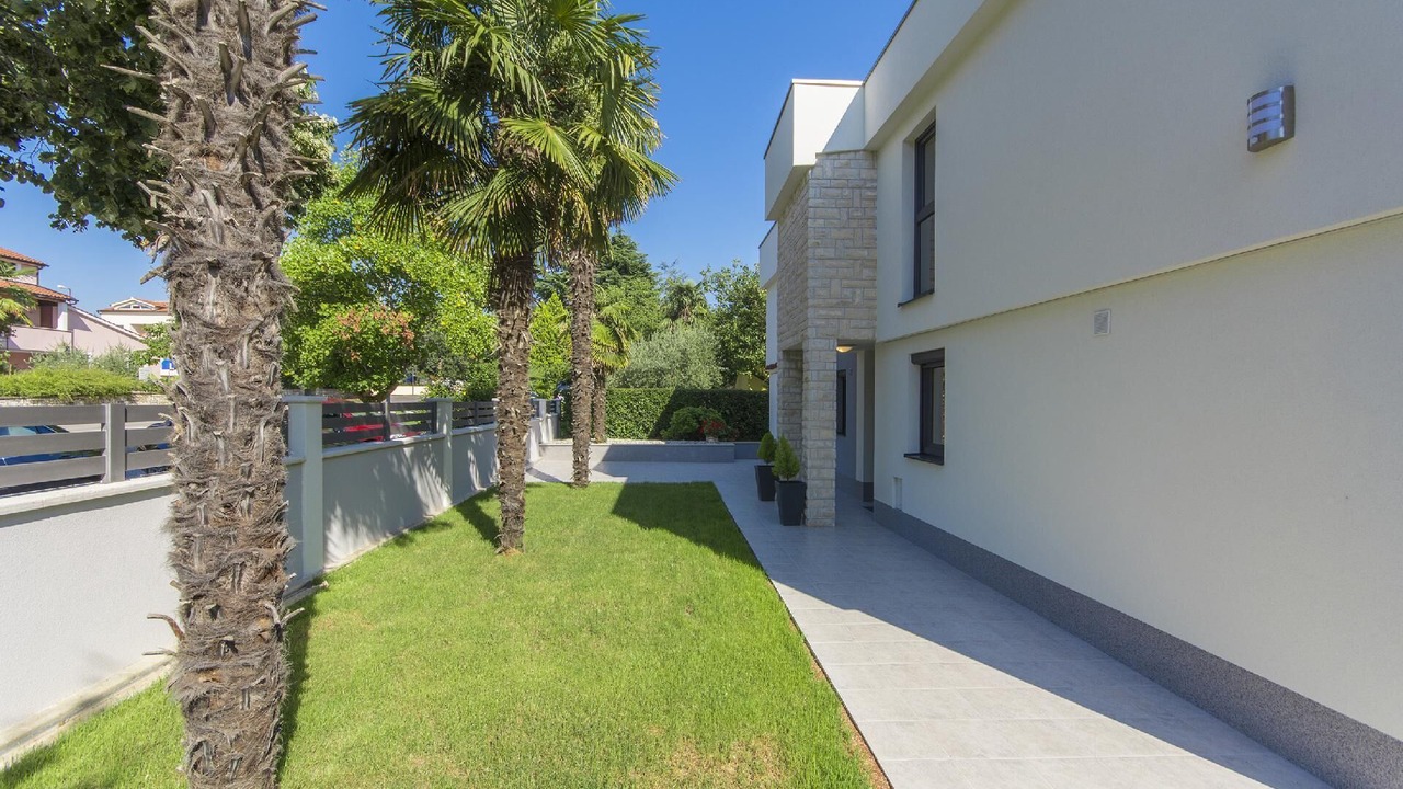 Photo of Outdoor in Spadici