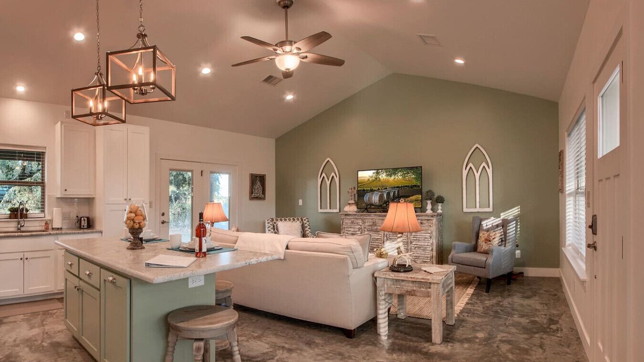 Photo of Livingroom in Fredericksburg