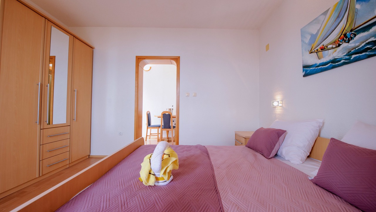 Photo of Bedroom in Brist