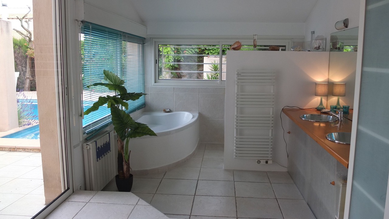 Photo of Bathroom in La Grande-Motte