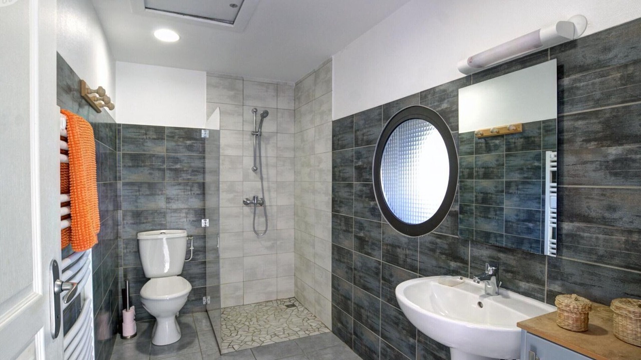 Photo of Bathroom in Veauchette