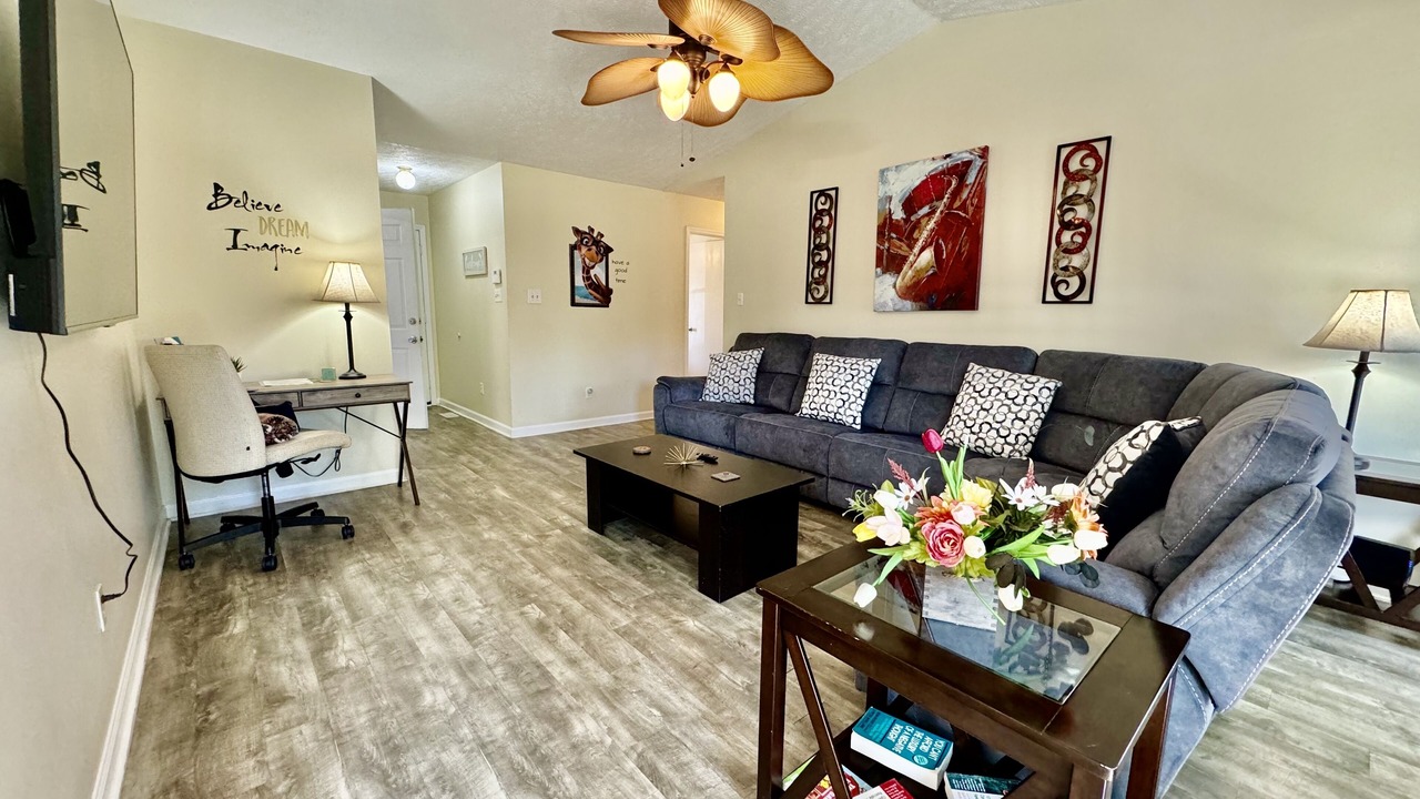 Photo of Livingroom in South View