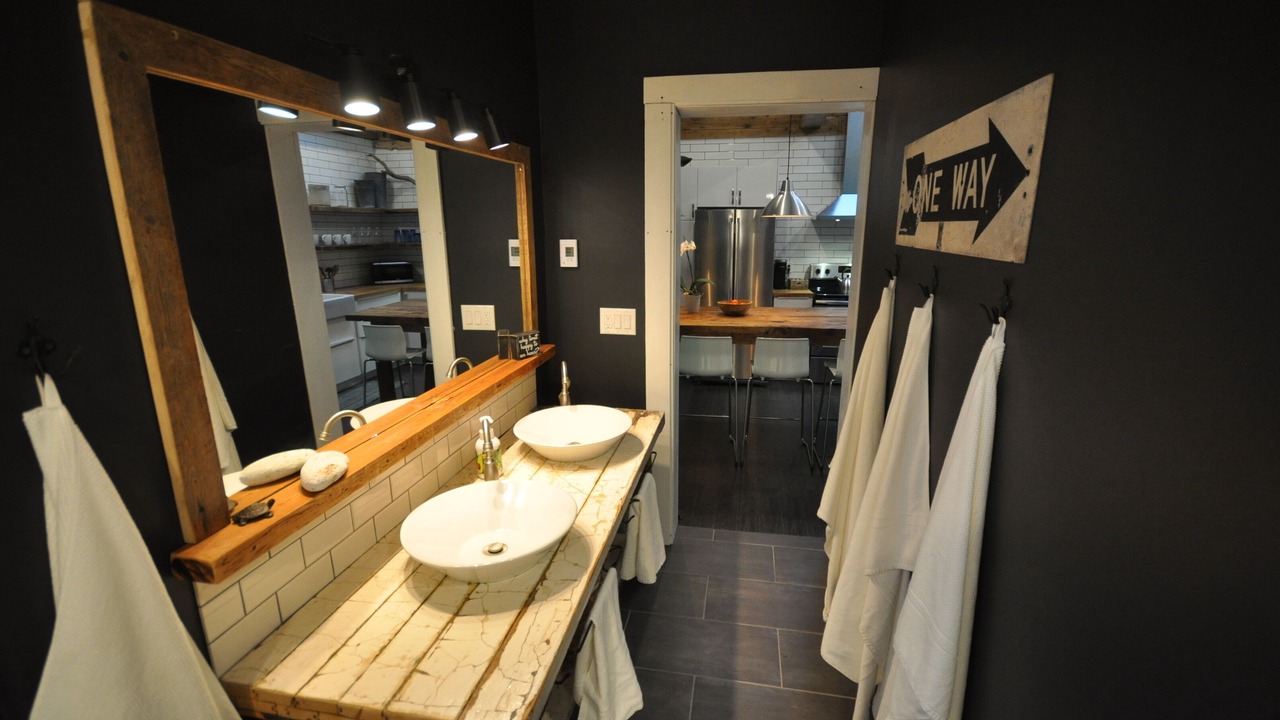 Photo of Bathroom in Niagara Falls