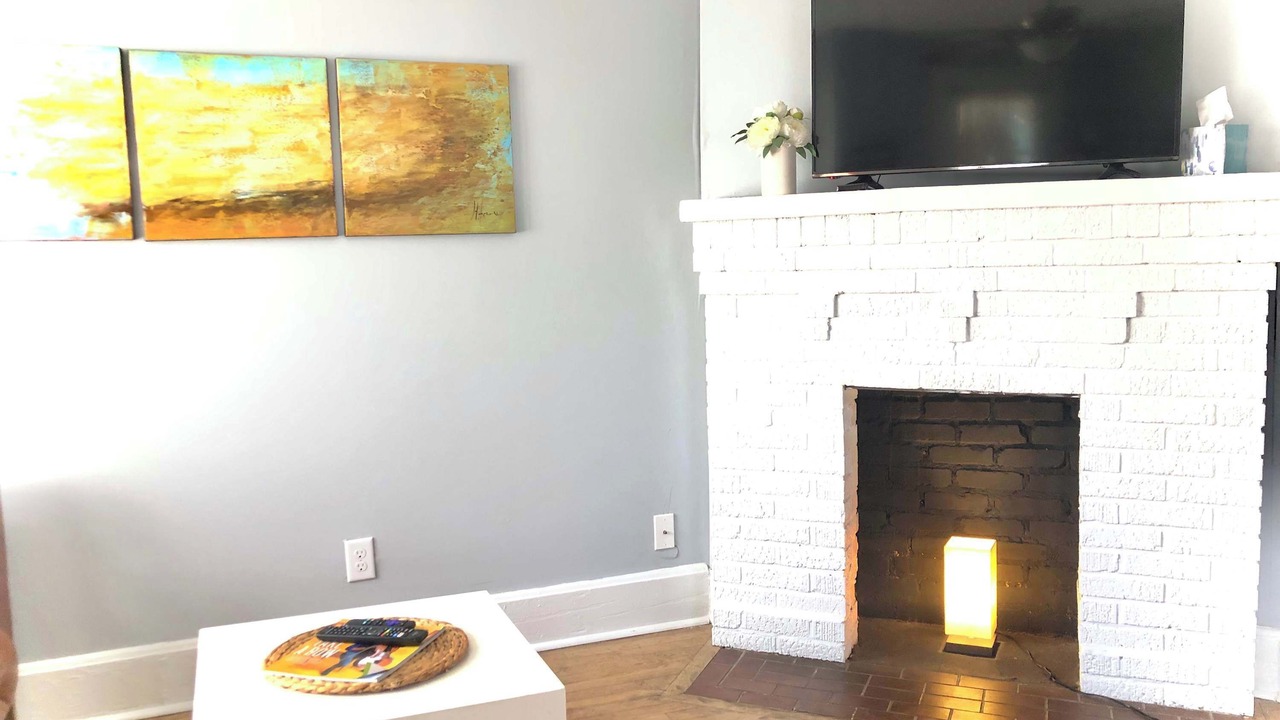 Photo of Livingroom in Downtown