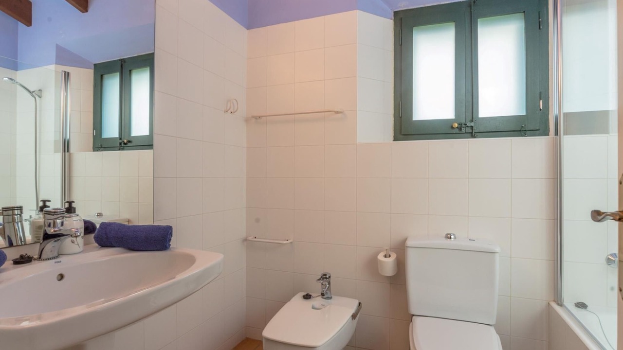 Photo of Bathroom in Albons