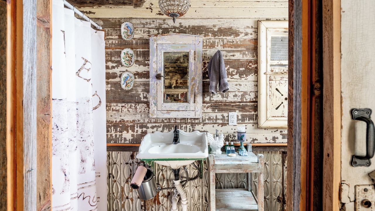 Photo of Bathroom in La Grange