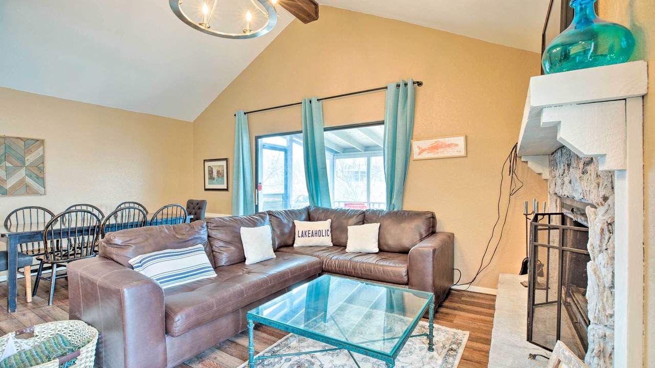 Photo of Livingroom in Osage Beach