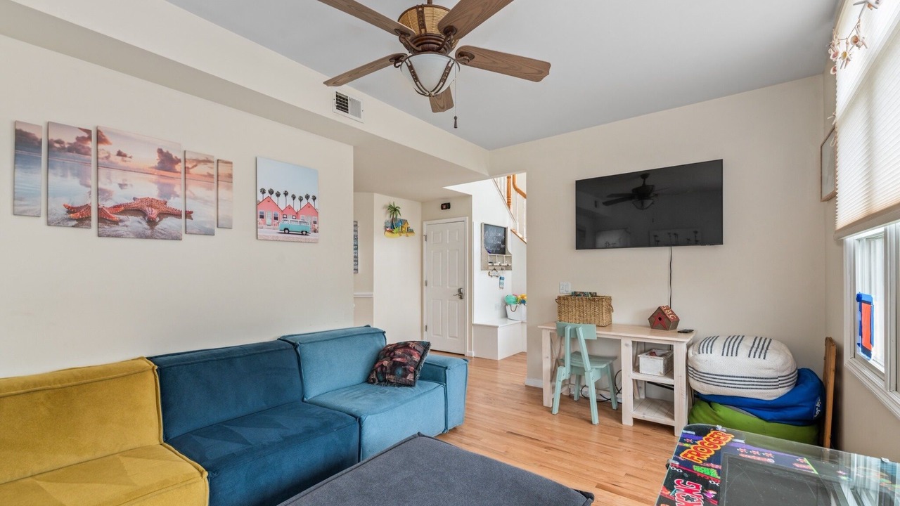 Photo of Livingroom in Ocean Beach
