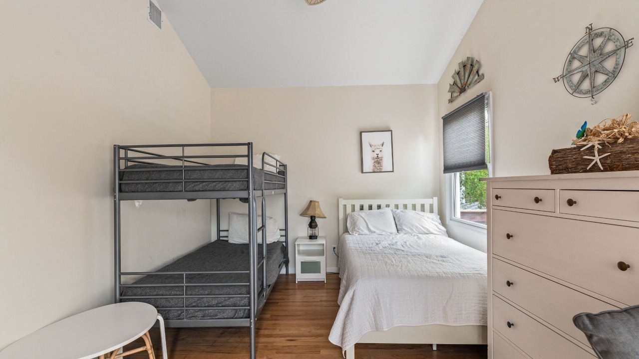 Photo of Bedroom in Ocean Beach