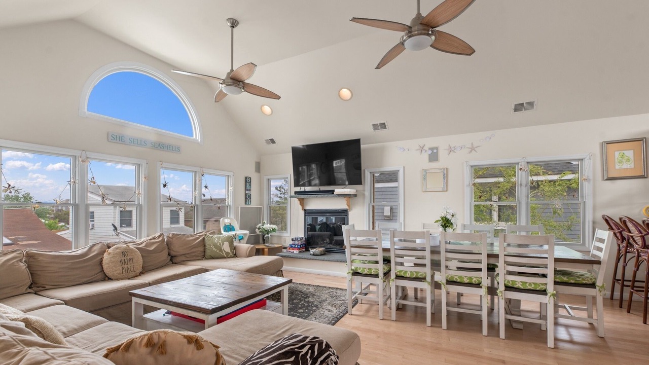 Photo of Livingroom in Ocean Beach